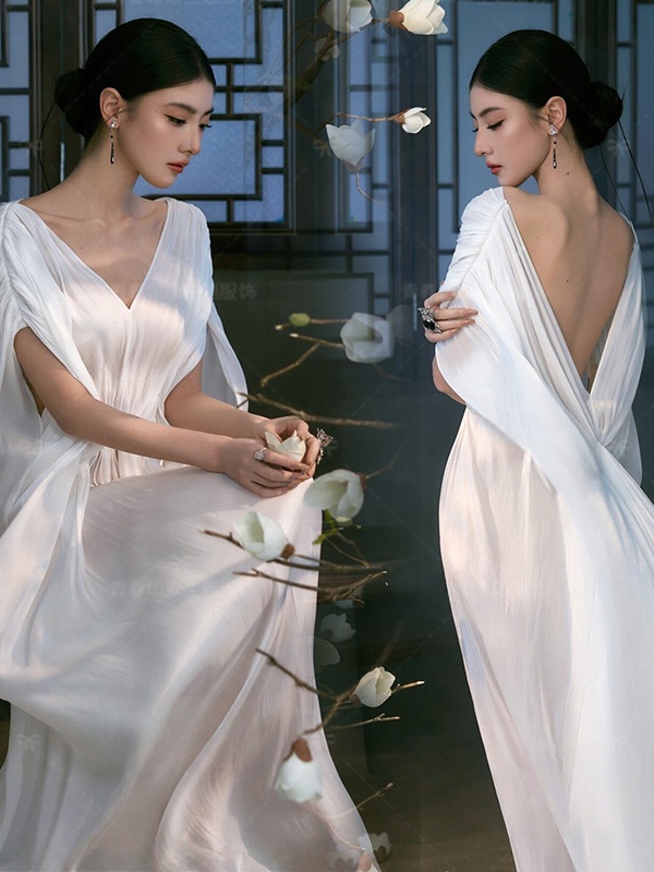 Photography Studio - Chic Chinese Backless Dress Photography Studio