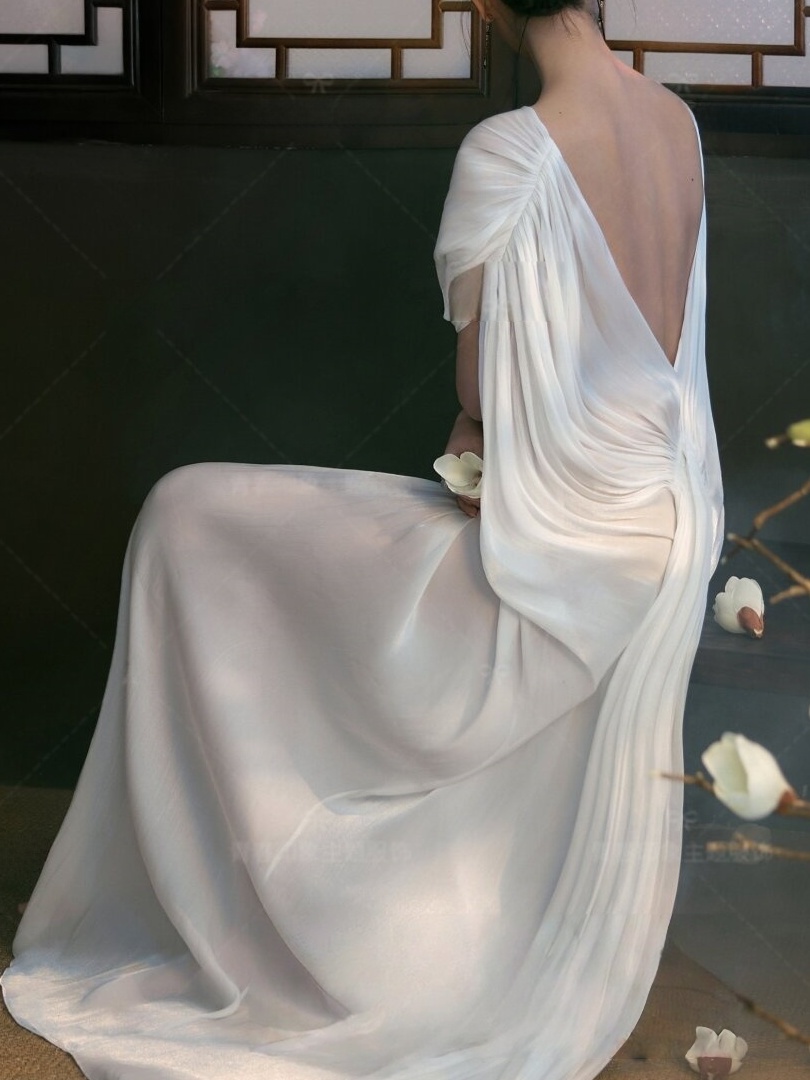 Chic Chinese Backless Dress Ph - đánh giá và giá Photography Studio