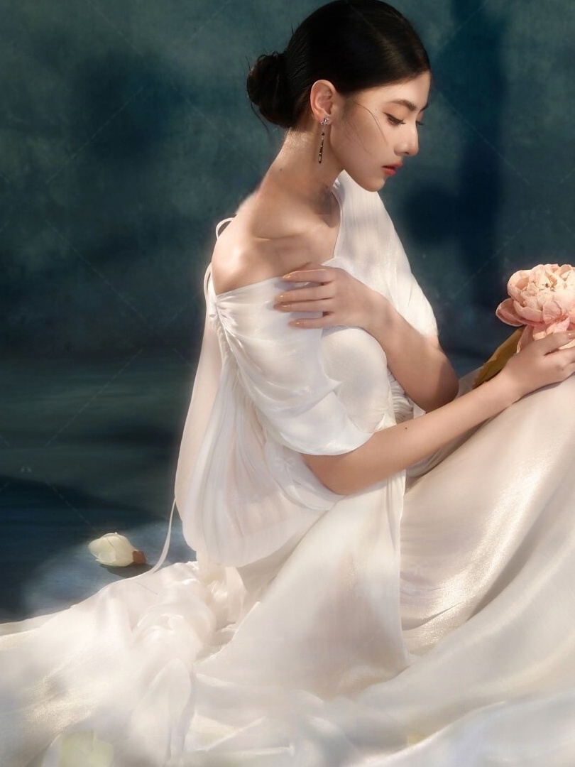 Chic Chinese Backless Dress Ph - đánh giá và giá Photography Studio