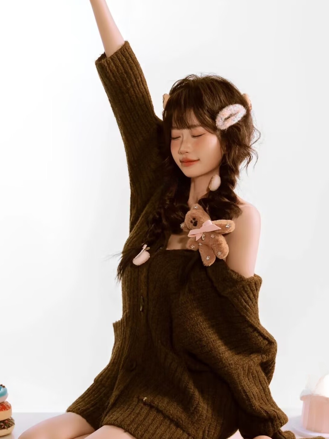 Laid-back Style Sweater Christ - đánh giá và giá Photography Studio